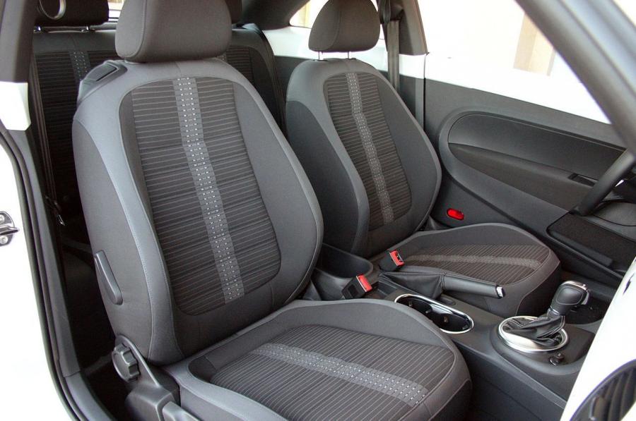  Volkswagen Beetle Turbo 2012 года  (фото 19 из 84)
